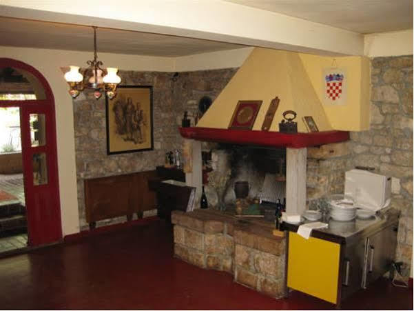 Bed And Breakfast Kolo Adults Only Bužinija Exterior foto